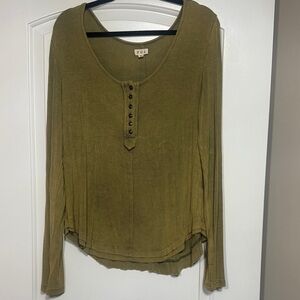 POL Olive Button-Down Long Sleeve Top